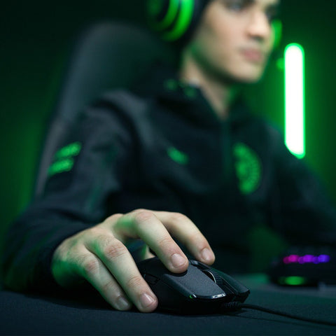 Razer Viper 8KHz Wired Gaming Mouse Lightweight Ergonomic Mouse with 8000Hz Polling Rate 20000DPI FOCUS+ Optical Sensor