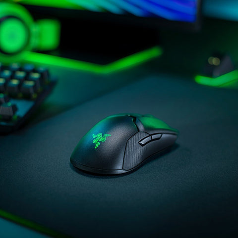 Razer Viper Ultimate Wireless Gaming Mouse HyperSpeed Wireless Technology 20000DPI FOCUS+ Optical Sensor (without Charging Base)
